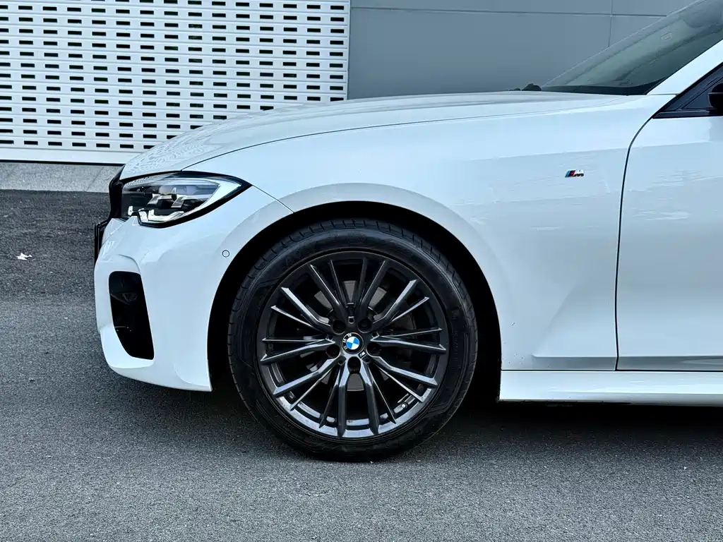 BMW 3 Series 2021 — фото 17