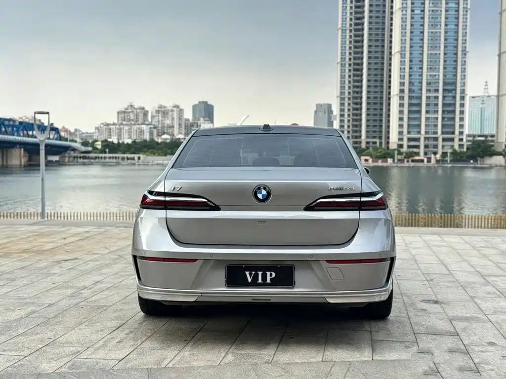 BMW i7 2023 — фото 8