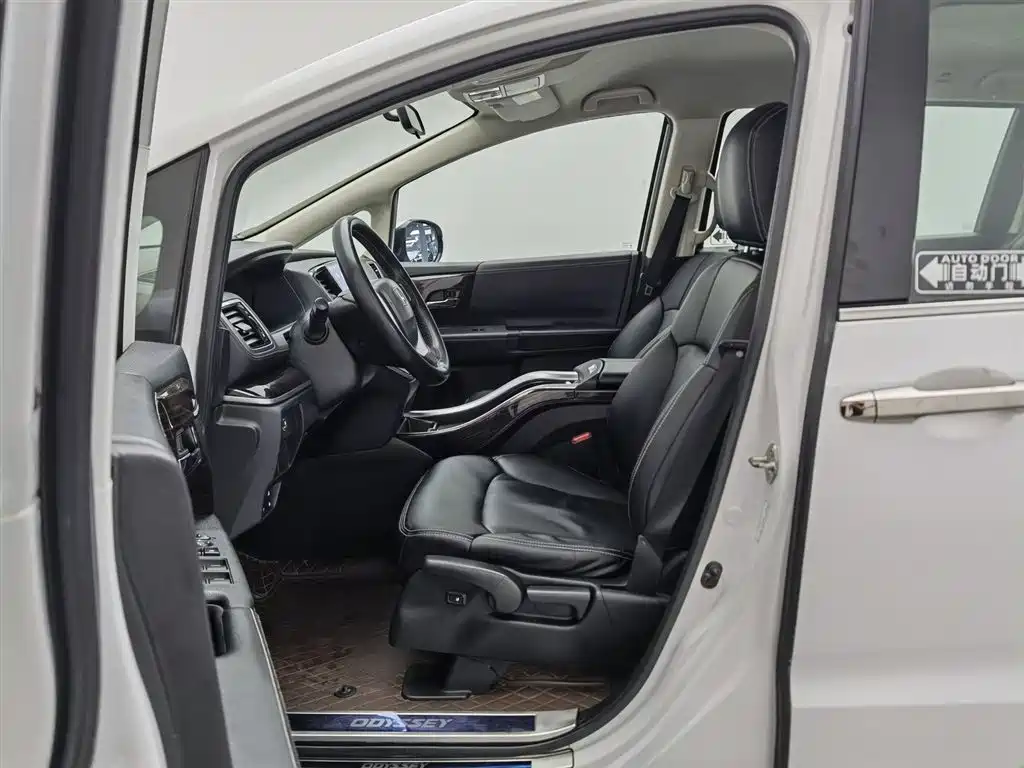 Honda Odyssey 2021 — фото 10