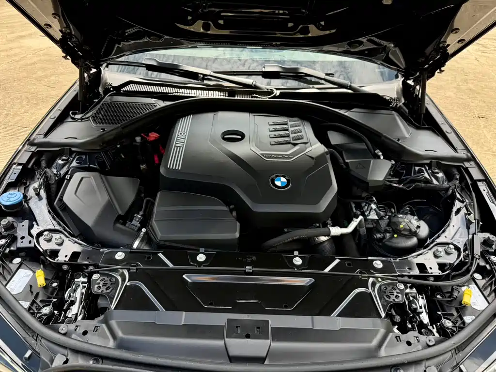 BMW 3 Series 2023 — фото 16
