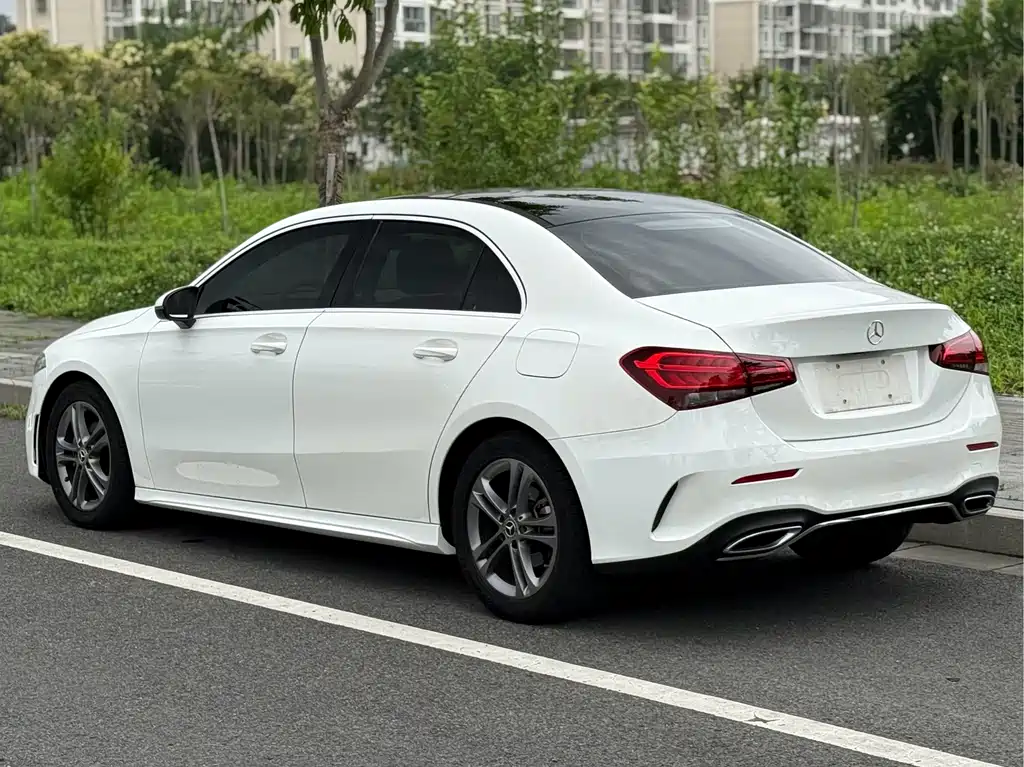 Mercedes-Benz A-Class 2024 — фото 14