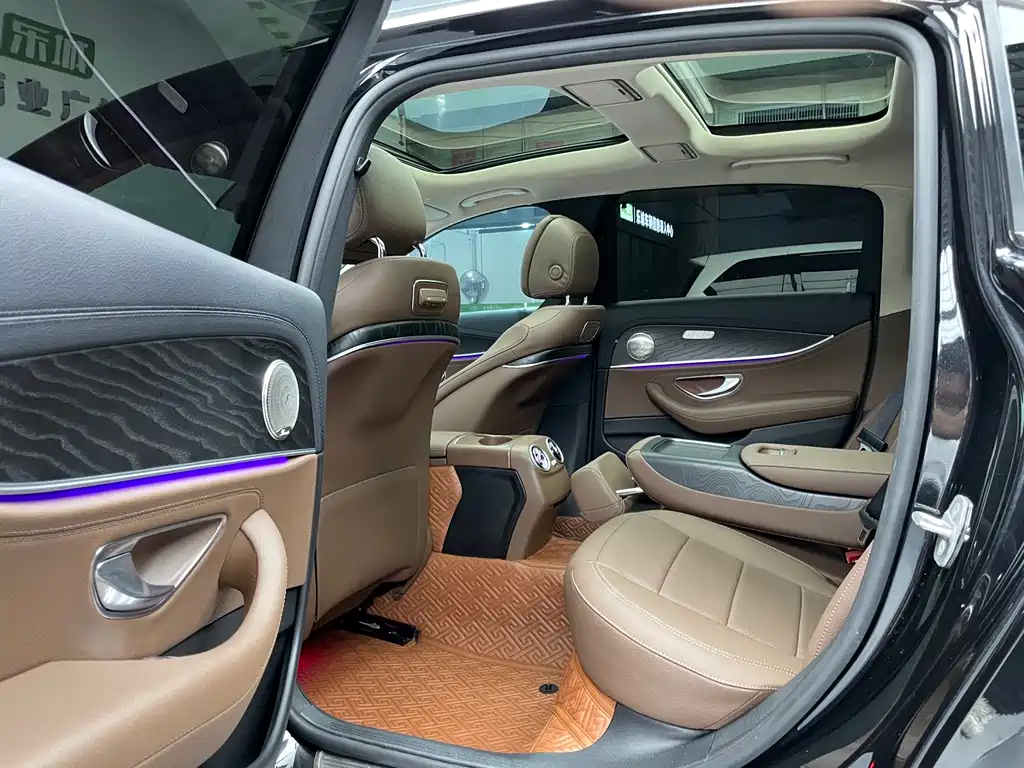Mercedes-Benz E-Class 2020 — фото 8