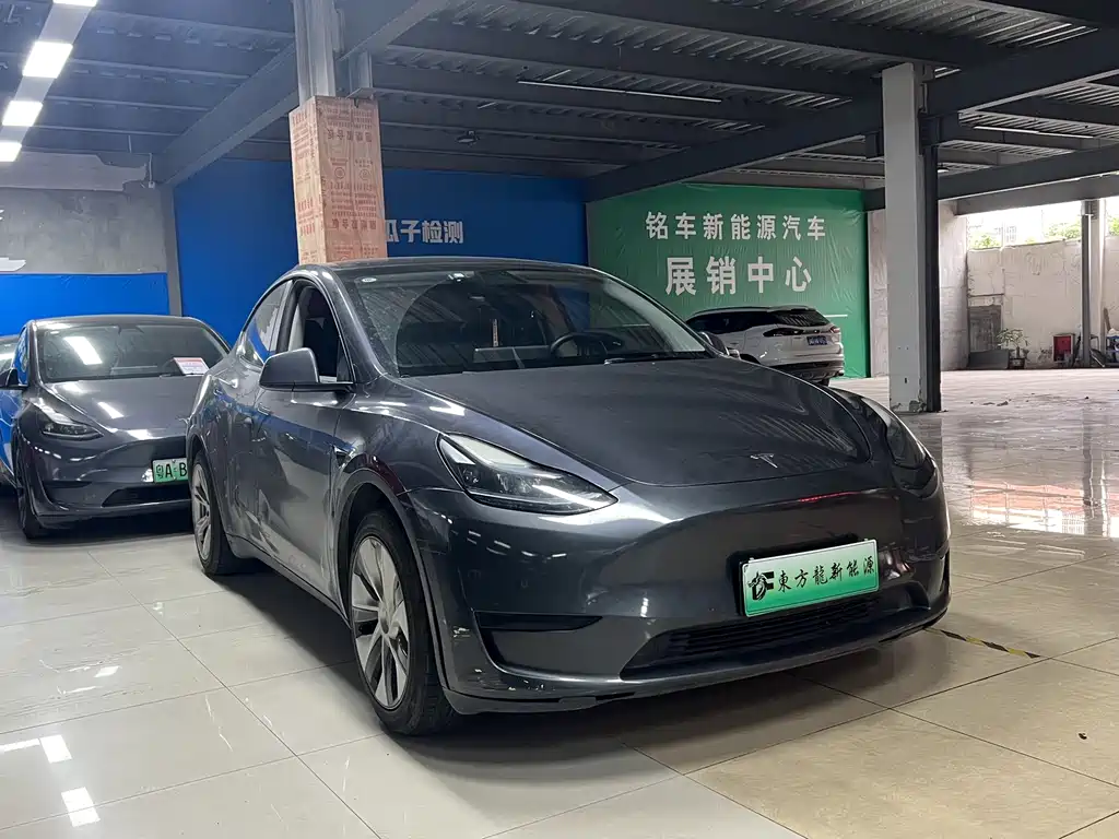 Tesla Model Y 2023 — фото 11