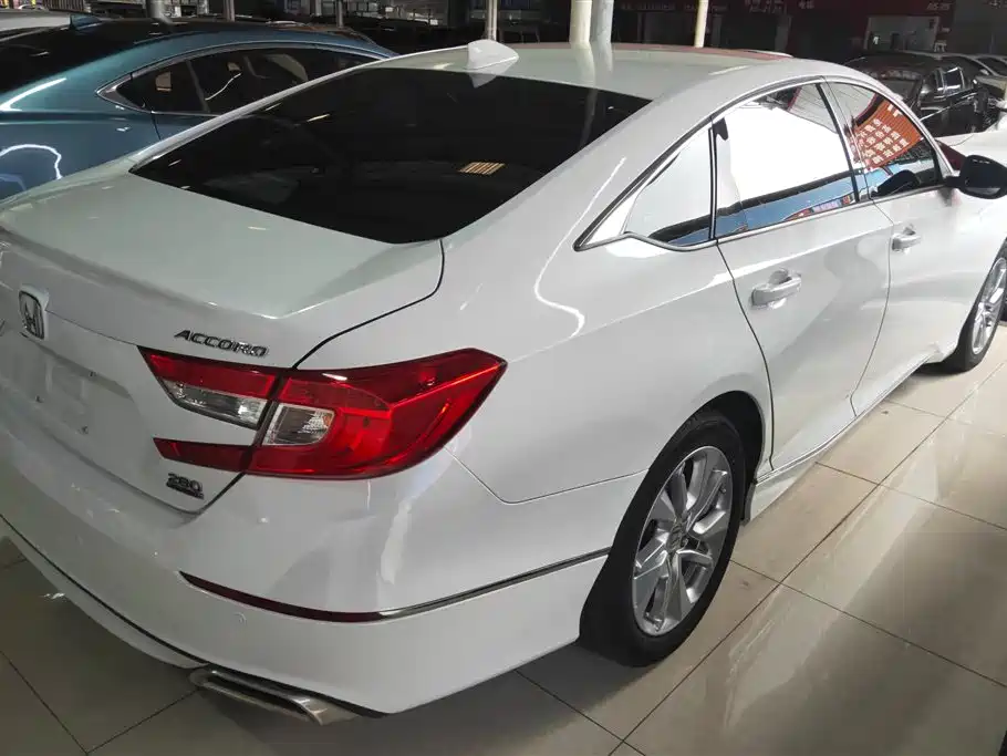 Honda Accord 2020 — фото 3