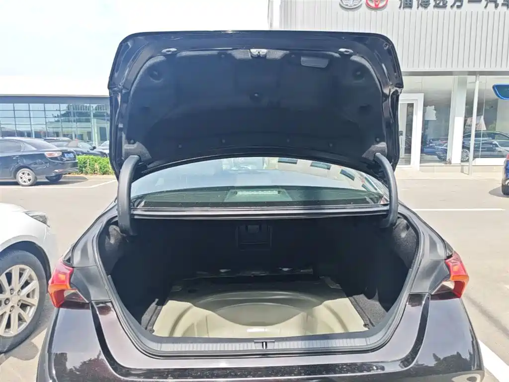 Toyota Avalon 2020 — фото 19