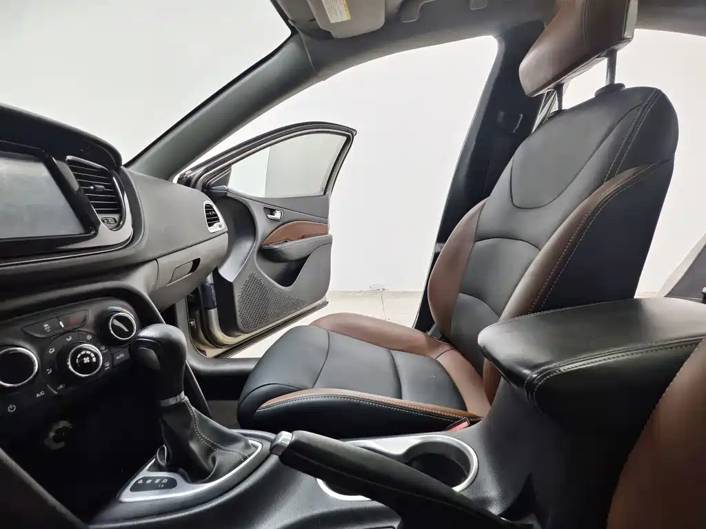 Fiat Viaggio 2015 — фото 12