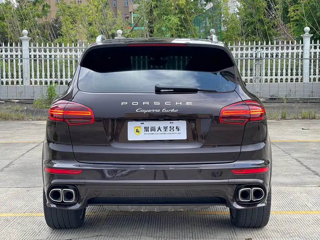Porsche Cayenne 2015 — фото 10