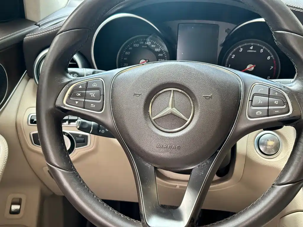 Mercedes-Benz GLC 2016 — фото 15