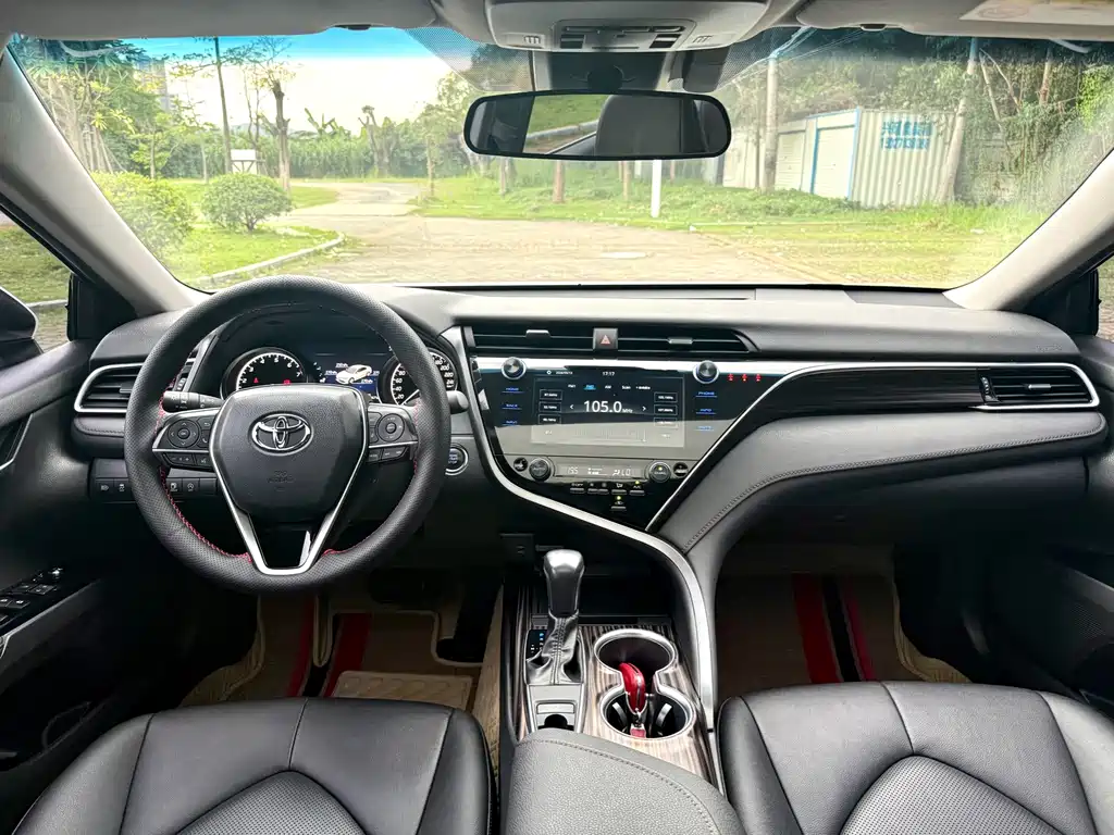 Toyota Camry 2020 — фото 16