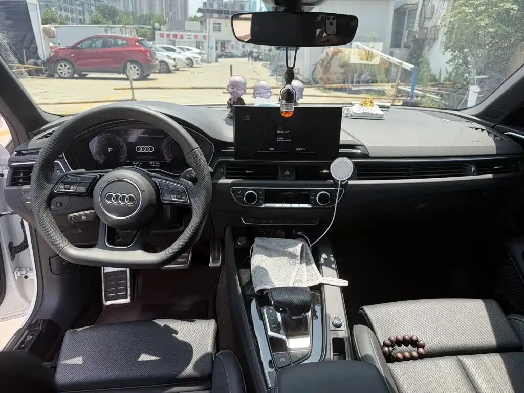 Audi A4L 2025
