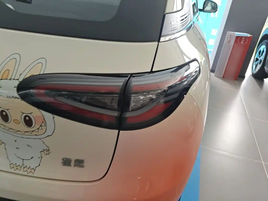 Geely Galaxy Starwish 2025 — фото 8
