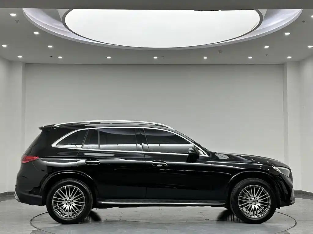 Mercedes-Benz GLC 2023