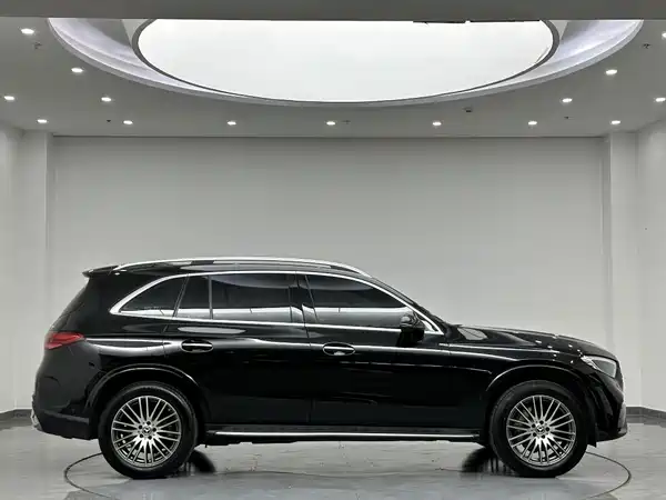 Mercedes-Benz GLC 2023