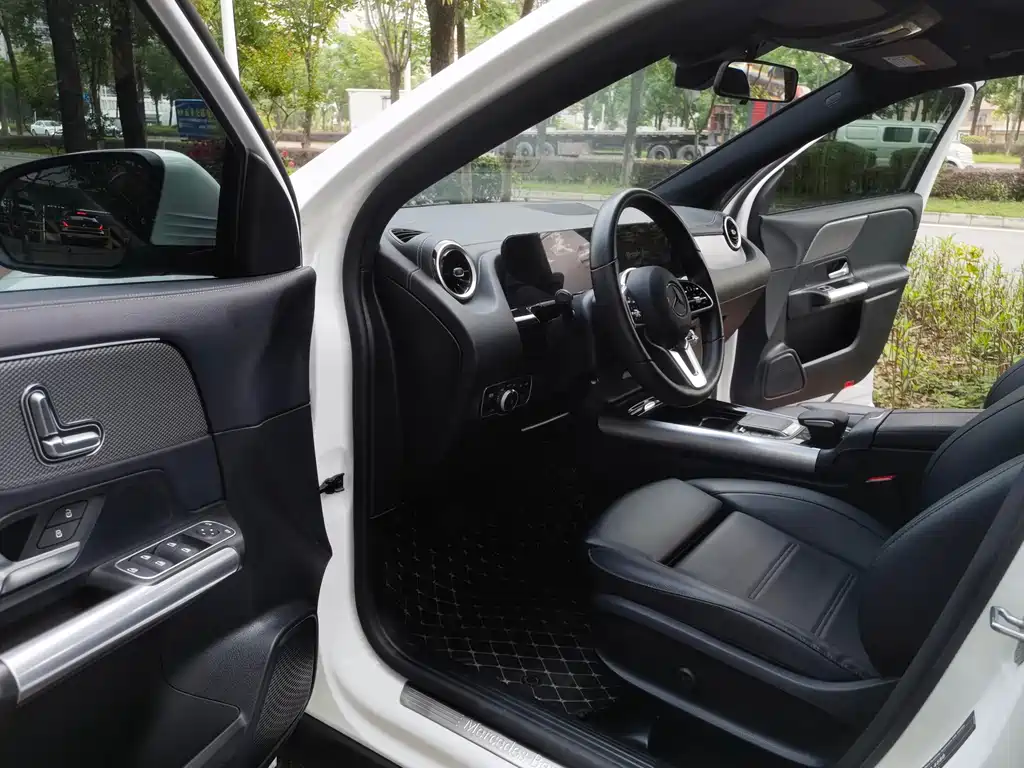 Mercedes-Benz GLA 2023 — фото 11