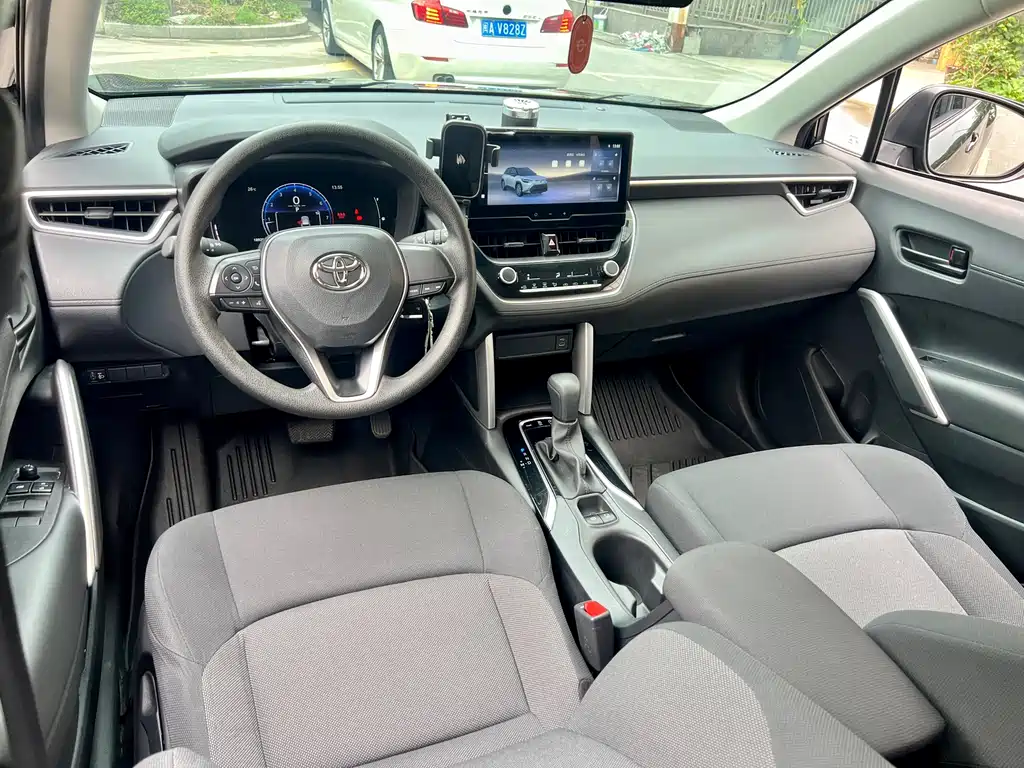 Toyota Frontlander 2024