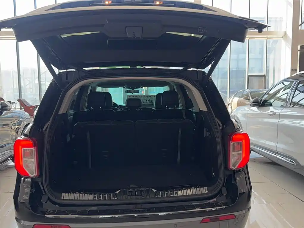 Ford Explorer 2021 — фото 12