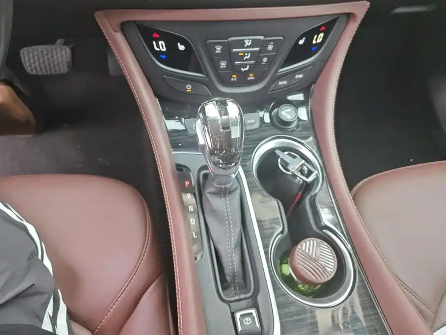 Buick Envision Plus 2018 — фото 16