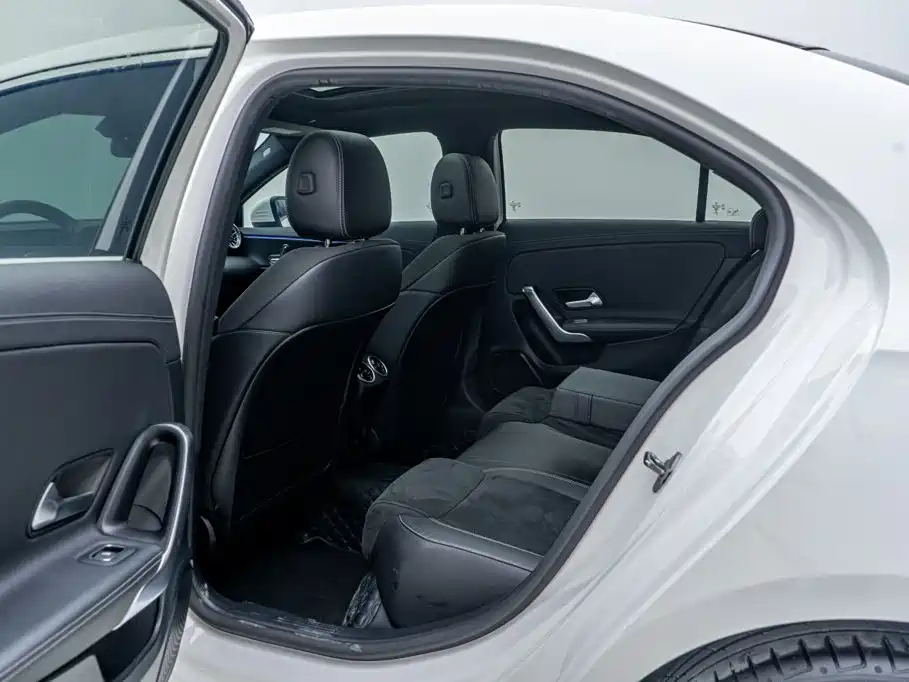 Mercedes-Benz A-Class 2021 — фото 10