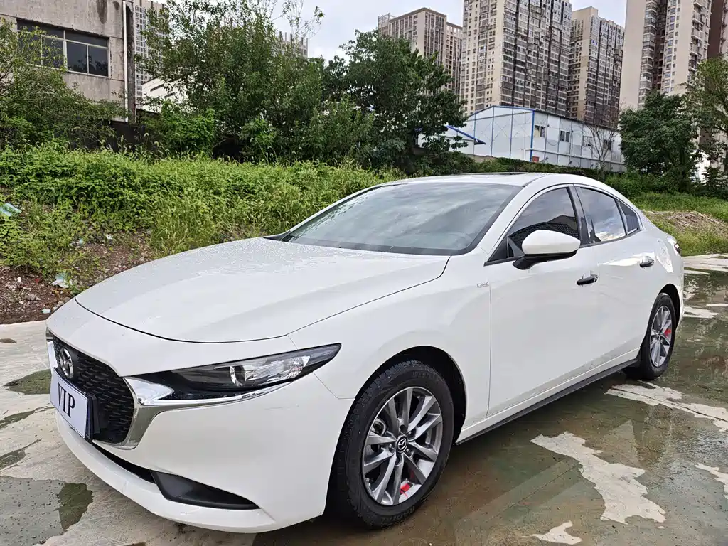 Mazda 3 Axela 2021 — фото 1