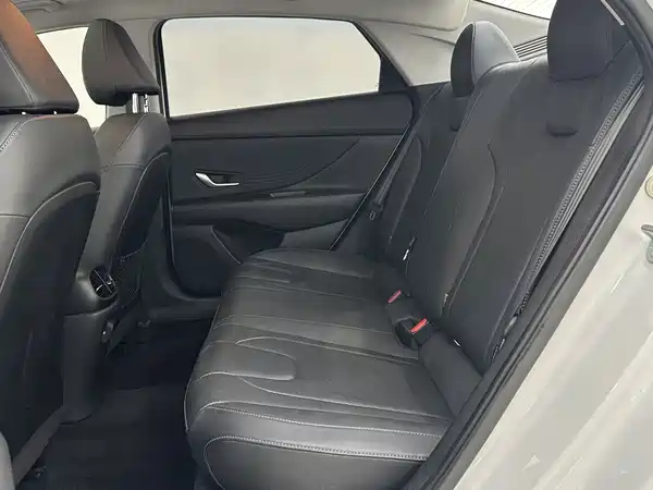 Hyundai Elantra 2023