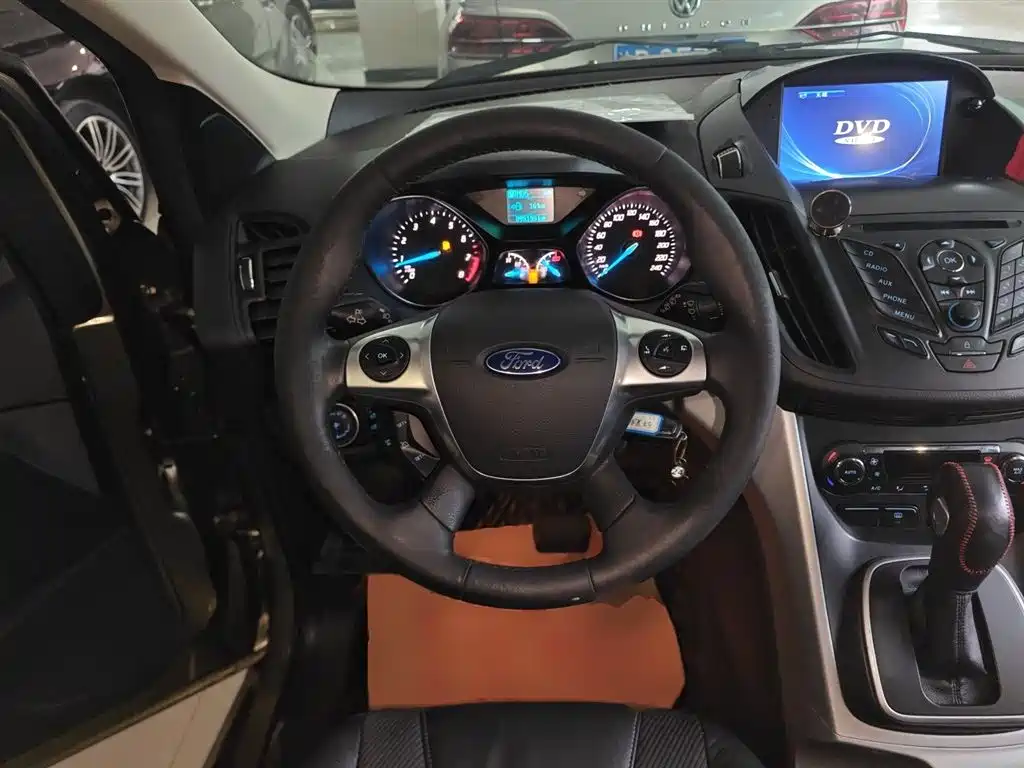 Ford Kuga 2016 — фото 11