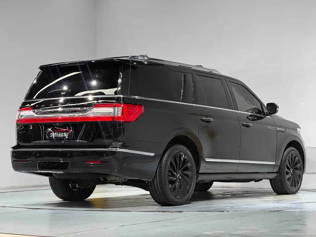 Lincoln Navigator 2021 — фото 20
