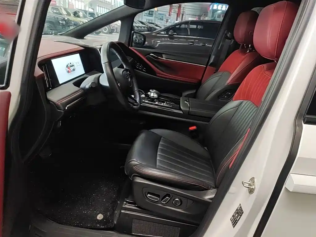 GAC Motor Trumpchi M8 2024 — фото 14