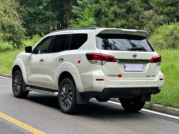 Nissan Terra 2018