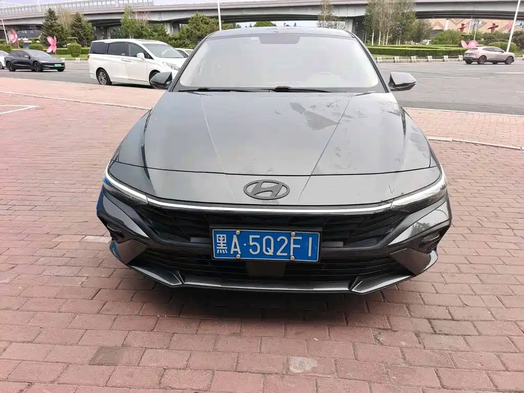 Hyundai Elantra 2023 — фото 2