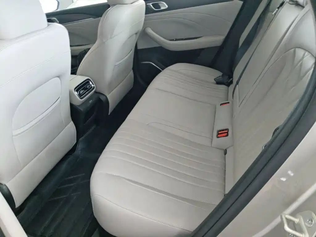 Geely Galaxy Star 6 2025 — фото 17