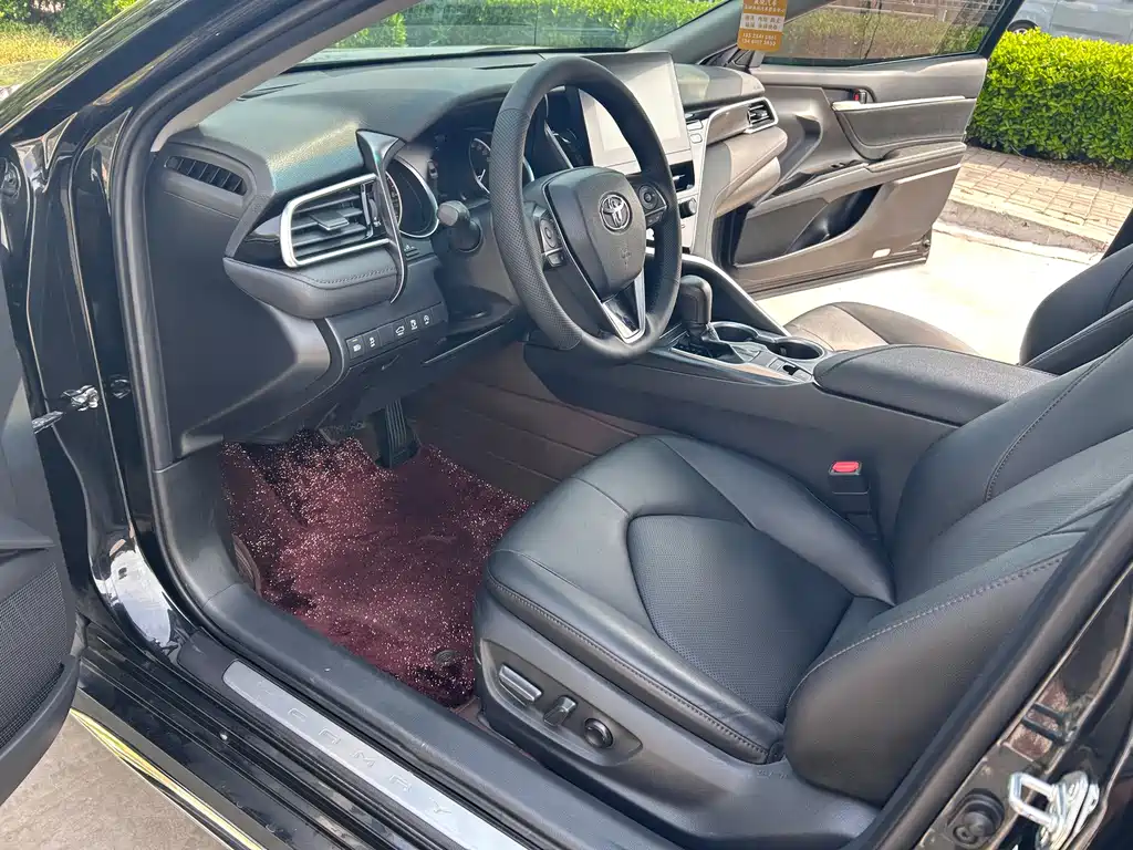 Toyota Camry 2023 — фото 10