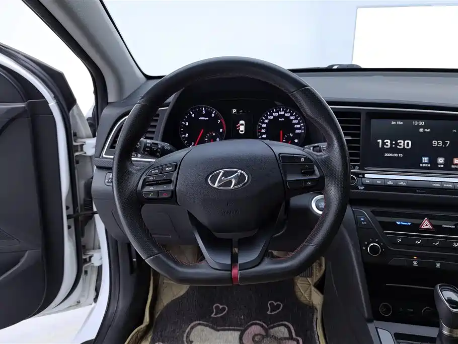 Hyundai Elantra 2019 — фото 15