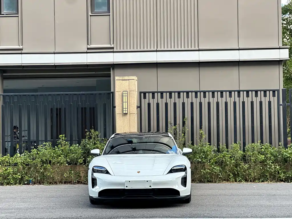 Porsche Taycan 2021 — фото 2