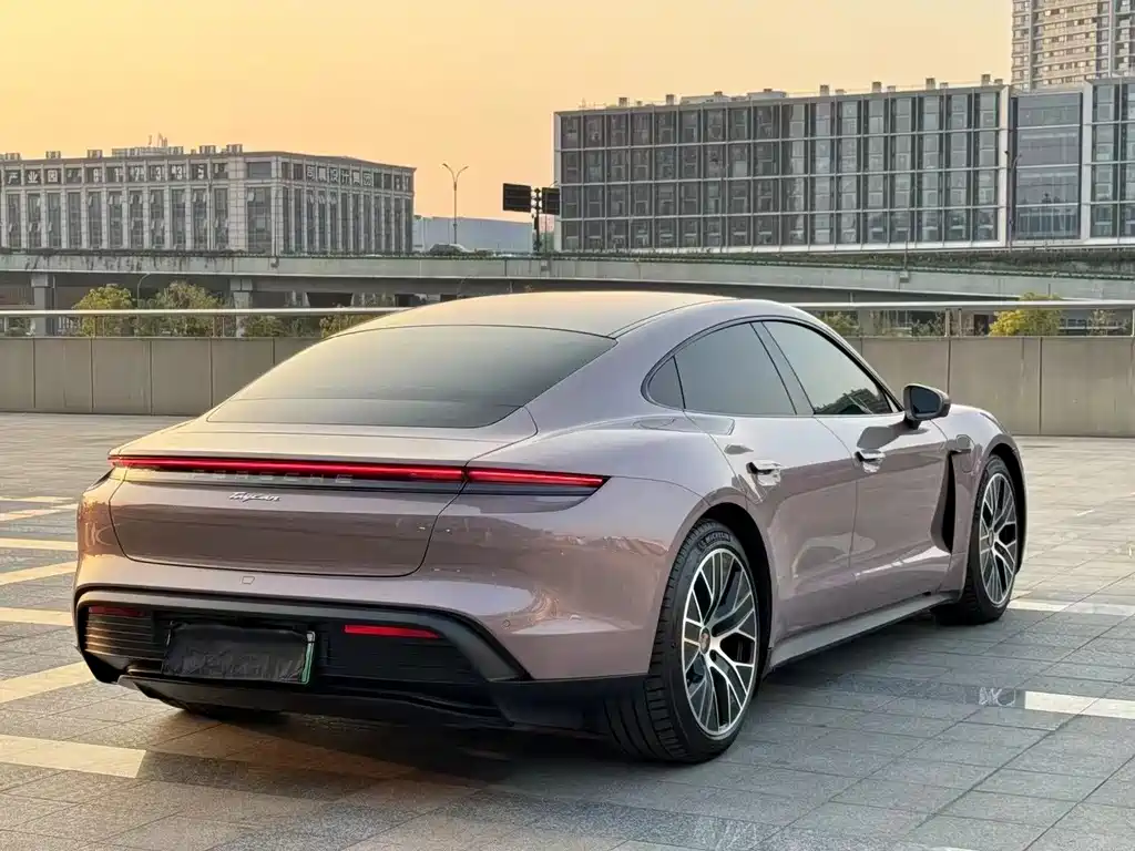 Porsche Taycan 2021 — фото 7