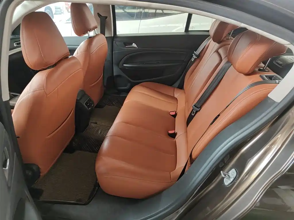 Peugeot 408 2015 — фото 17