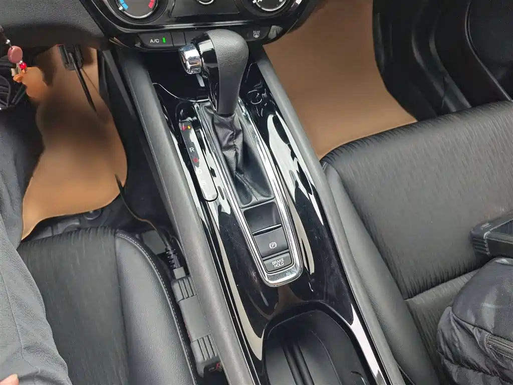 Honda Vezel 2022 — фото 16