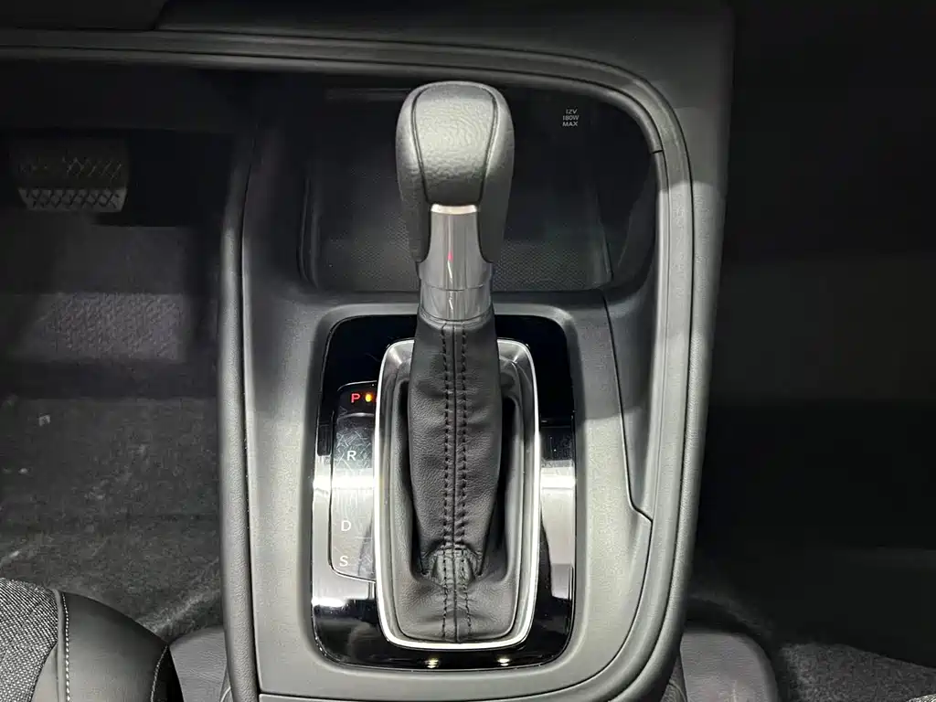 Honda Vezel 2023 — фото 13