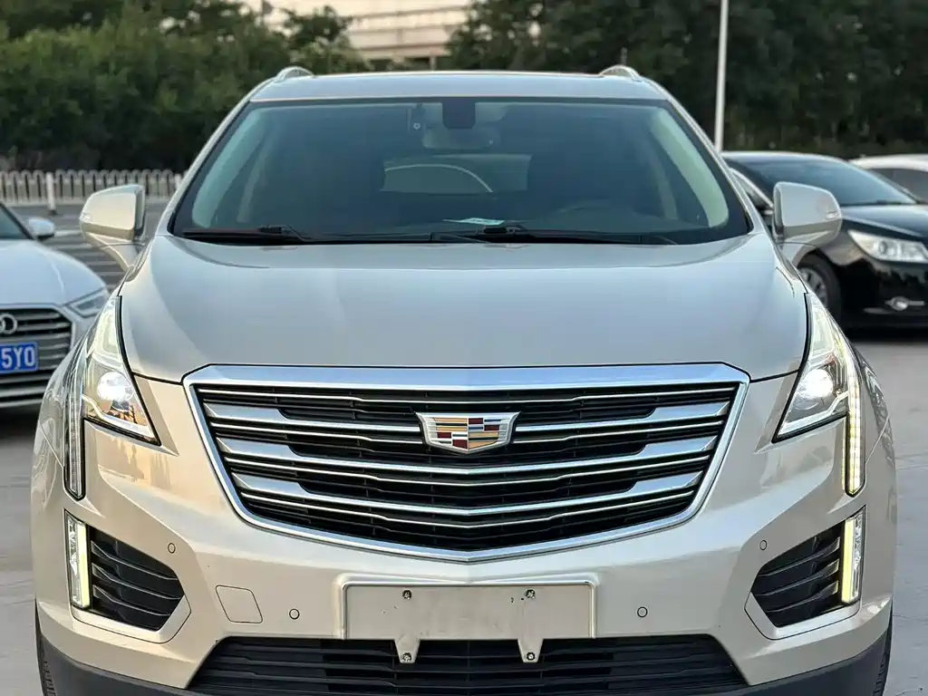 Cadillac XT5 2017 — фото 2