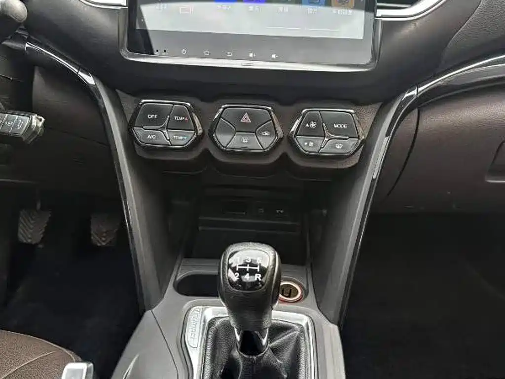 GAC Trumpchi GS4 2015 — фото 9