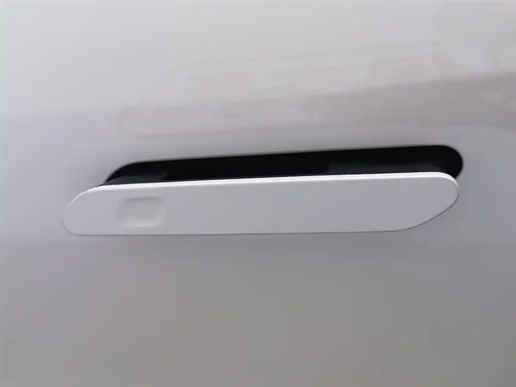 Ford Edge 2023 — фото 18