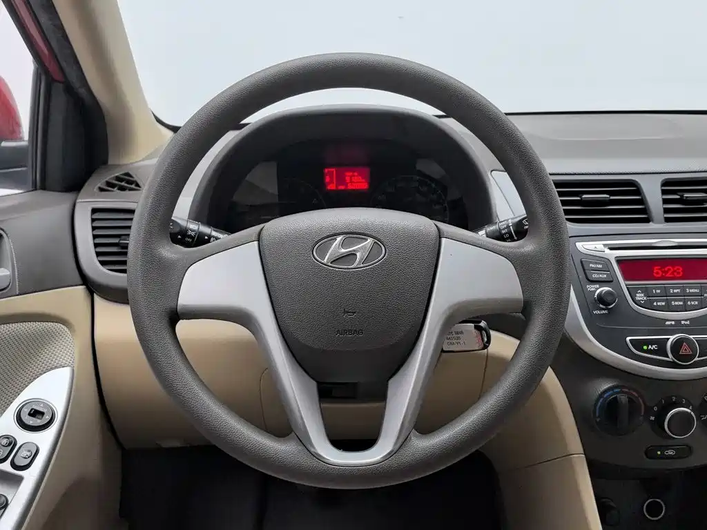 Hyundai Accent 2013 — фото 11