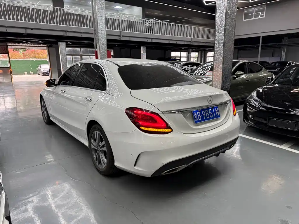 Mercedes-Benz C-Class 2019 — фото 13