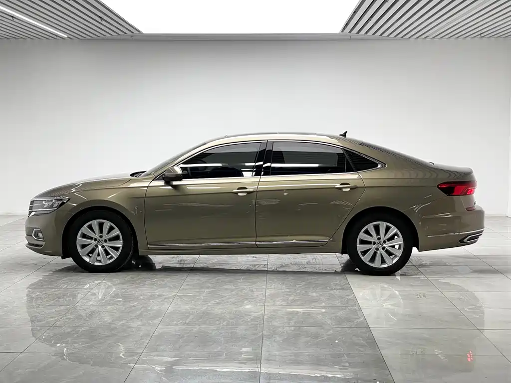 Volkswagen Passat 2019 — фото 7