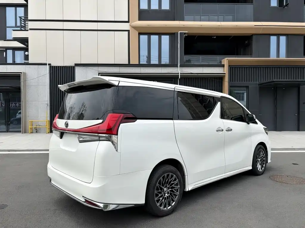 Toyota Alphard 2018 — фото 5