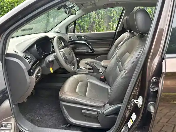 GAC Trumpchi GS4 2015