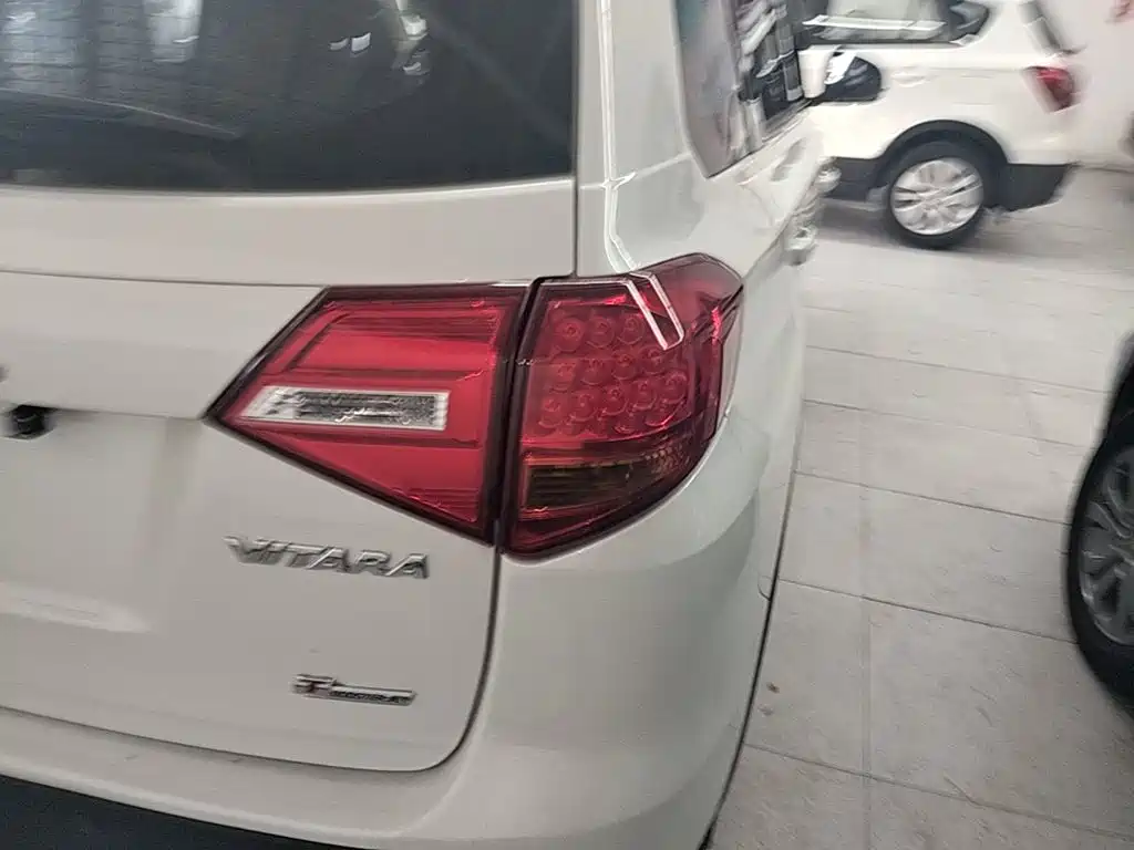 Suzuki Vitara 2017 — фото 8