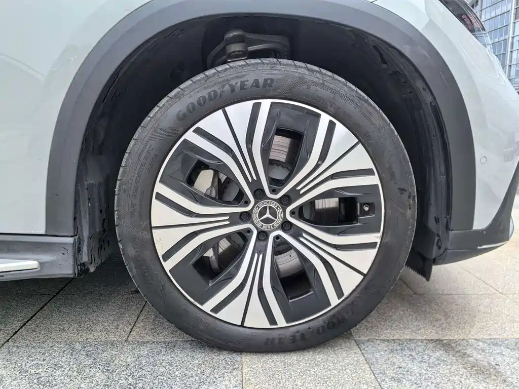 Mercedes-Benz EQE SUV 2023 — фото 14