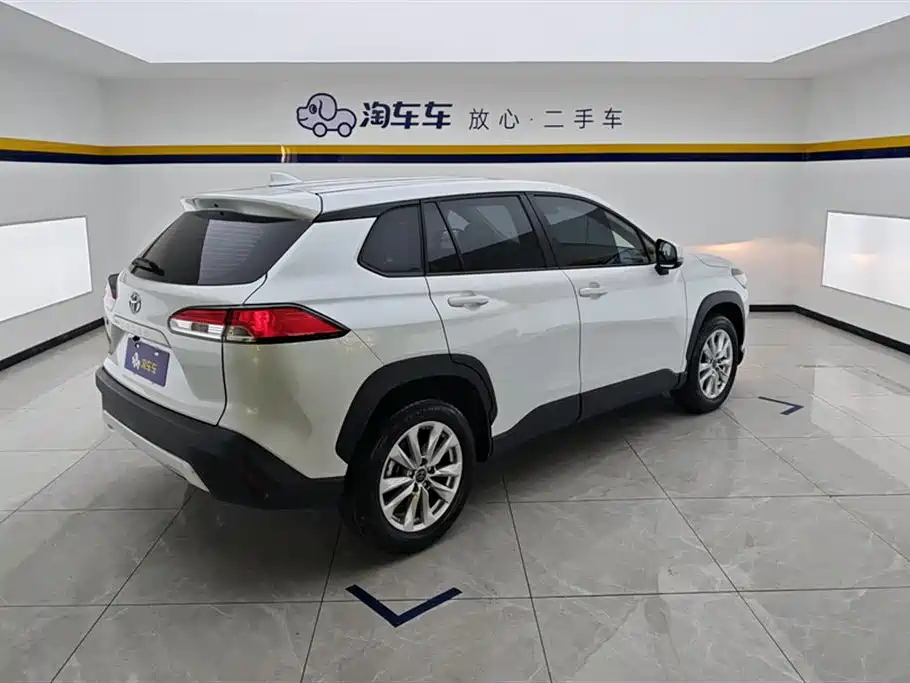 Toyota Corolla Cross 2023 — фото 3