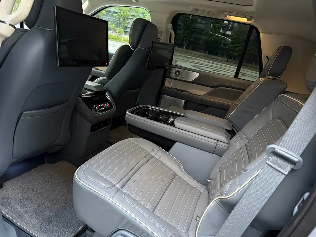 Lincoln Navigator 2019 — фото 6