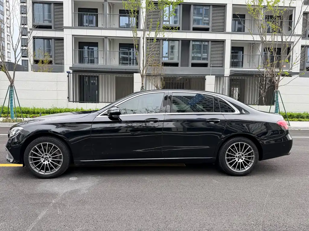 Mercedes-Benz E-Class 2022
